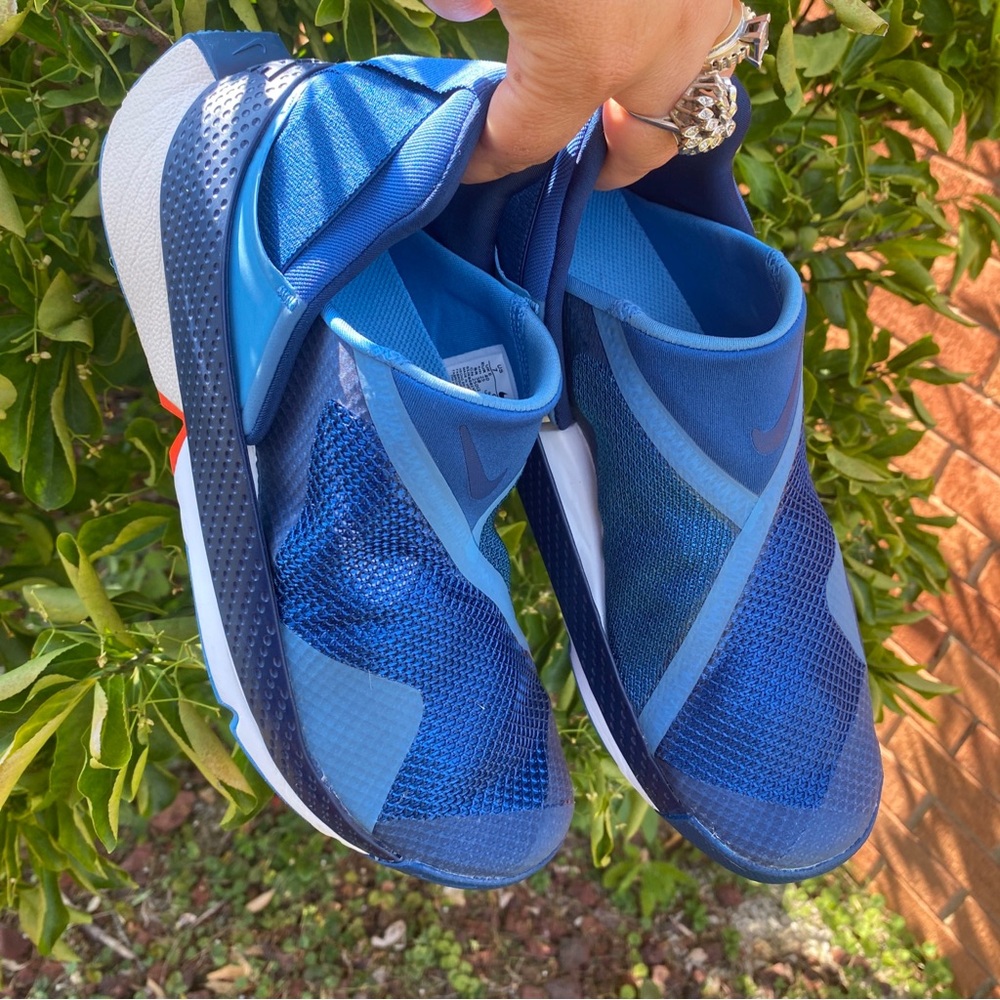 Nike Blue Athletic Running Shoes with Breathable Mesh